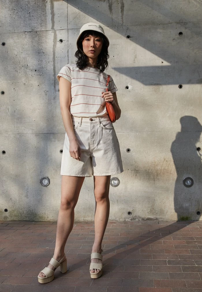 MAYA - Denim shorts - ecru Rag & Bone MAYA - Denim Shorts - Ecru -US rag & bone Sales shop 02d04bfe4509479ab8a7fd4ea0a0e5ca