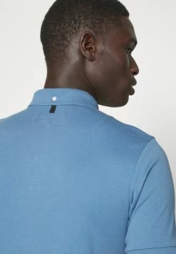 Rag & Bone INTERLOCK - Polo Shirt - Blue 8 Rag & Bone INTERLOCK - Polo Shirt - Blue -US rag & bone Sales shop 05407b9634d346e5bbf103f72aa99efe