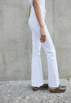 Rag & Bone CASEY HIGH RISE FLARE - Relaxed Fit Jeans - Optic White -US rag & bone Sales shop 14b96821db274896ae0bfa7222838449