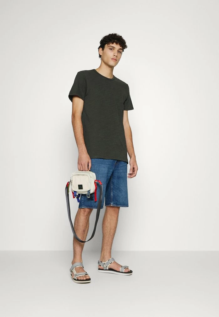 CLASSIC FLAME TEE - Basic T-shirt - darkgrey Rag & Bone CLASSIC FLAME TEE - Basic T-shirt - Darkgrey -US rag & bone Sales shop 1d651557bd3e4ccbacff7820c89cb712