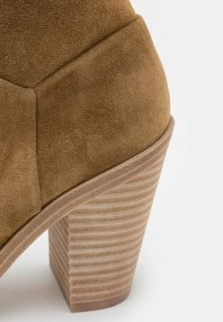 Rag & Bone AXEL BOOT - Classic Ankle Boots - Golden Brown -US rag & bone Sales shop 2a86cec3de32450c995c915866022bf1