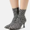 Rag & Bone BREA BOOT - Classic Ankle Boots - Black/white -US rag & bone Sales shop 390ca506252a497681f96e1de200d6c2
