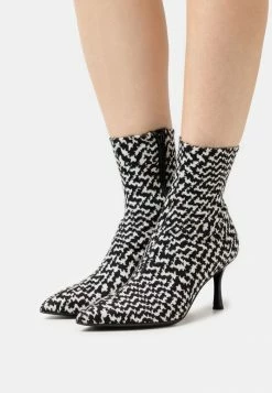 Rag & Bone BREA BOOT - Classic Ankle Boots - Black/white