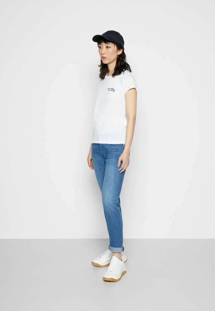 GOOD THINGS ARE COMING TEE LABEL - Print T-shirt - white Rag & Bone GOOD THINGS ARE COMING TEE LABEL - Print T-shirt - White -US rag & bone Sales shop 3c045037f34a46208bf2fd5f70c2077b