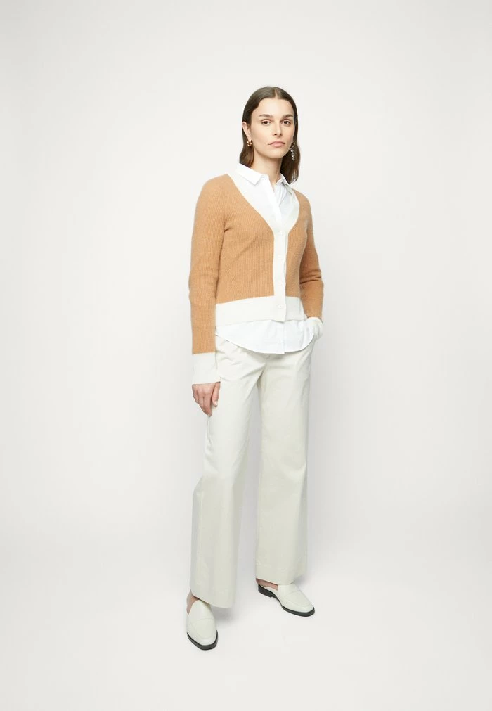 PIERCE VEE CARDIGAN - Cardigan - camel Rag & Bone PIERCE VEE CARDIGAN - Cardigan - Camel -US rag & bone Sales shop 515e47460adf4c04bb993a2afb805374