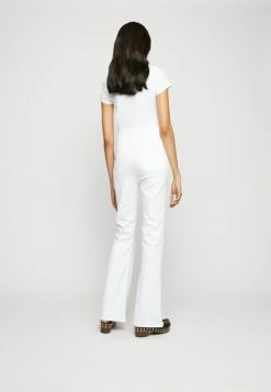 Rag & Bone CASEY HIGH RISE FLARE - Relaxed Fit Jeans - Optic White -US rag & bone Sales shop 6bafe7d7b9d44f3abed6f9c98a2044b8