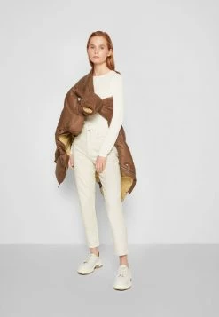 Rag & Bone NINA HIGH-RISE ANKLE CIGARETTE - Slim Fit Jeans - Ecru -US rag & bone Sales shop 74f93f681d714385af0991cb3993668e