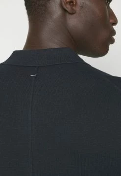 Rag & Bone LOUIS - Polo Shirt - Dark Blue 9 Rag & Bone LOUIS - Polo Shirt - Dark Blue -US rag & bone Sales shop 8a4eb0d9aef34f58b7169876321ec8c0