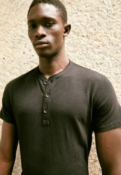 Rag & Bone STANDARD HENLEY - Basic T-shirt - Black -US rag & bone Sales shop b1c709118a5a40b18b78666153a2db39