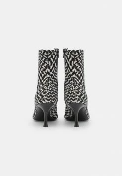 Rag & Bone BREA BOOT - Classic Ankle Boots - Black/white -US rag & bone Sales shop bae27417db854e4a9da95186f25db736