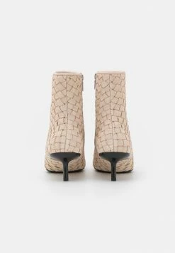 Rag & Bone RIO BOOT MID - Classic Ankle Boots - Beige -US rag & bone Sales shop c6048f0322a4433fbed35e4ed713087d
