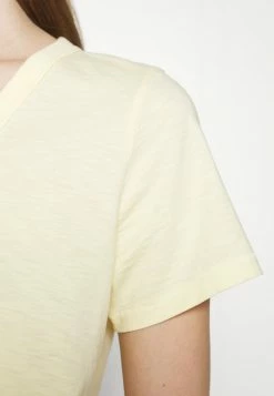 Rag & Bone THE SLUB VEE - Basic T-shirt - Yellow Sunrise -US rag & bone Sales shop c821b589619a405a8cfcbaaac7fa65b4