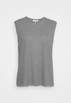 Rag & Bone MICHAL MUSCLE TANK - Print T-shirt - Navy/white 8 Rag & Bone MICHAL MUSCLE TANK - Print T-shirt - Navy/white -US rag & bone Sales shop c8b3ca1c6944400da349e53644a68912