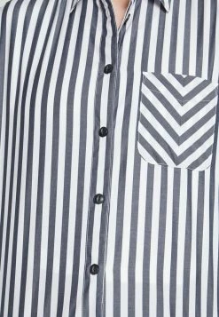 Rag & Bone MAXINE BUTTON DOWN SHIRT - Button-down Blouse - Blue Denim -US rag & bone Sales shop fc278d1bb39348ee92bd29145e472f37